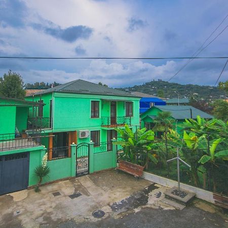 Sister'S Warm Guest House Batumi Exterior photo