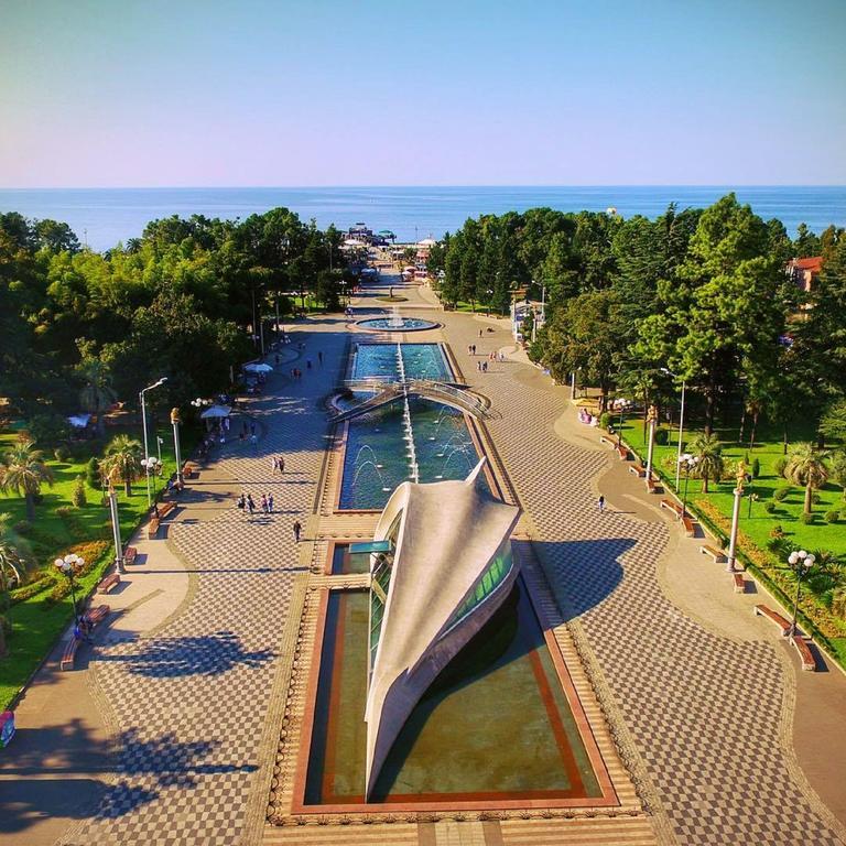 Sister'S Warm Guest House Batumi Exterior photo